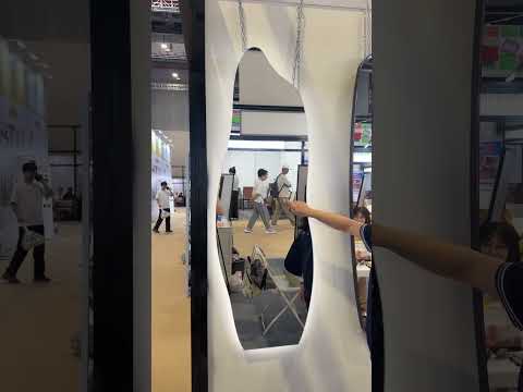 Produttore di specchi LED a figura intera irregolari su misura